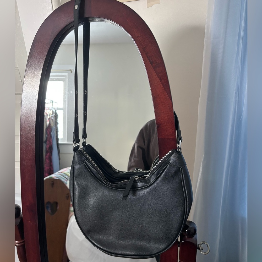 Black faux leather shoulder bag purse - Picture 2 of 6